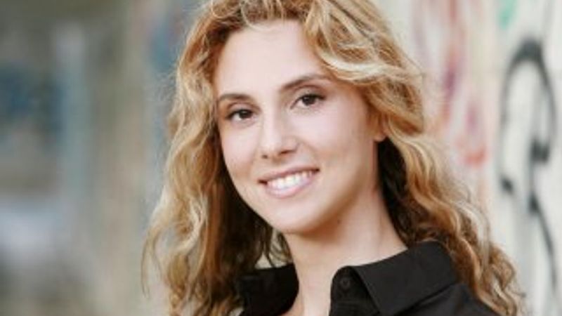 İtalyan kadın bakanın dondurmalı fotoğrafı olay oldu