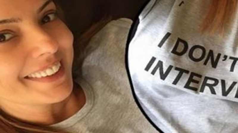 Ebru Gündeş'in mesajlı tişörtü