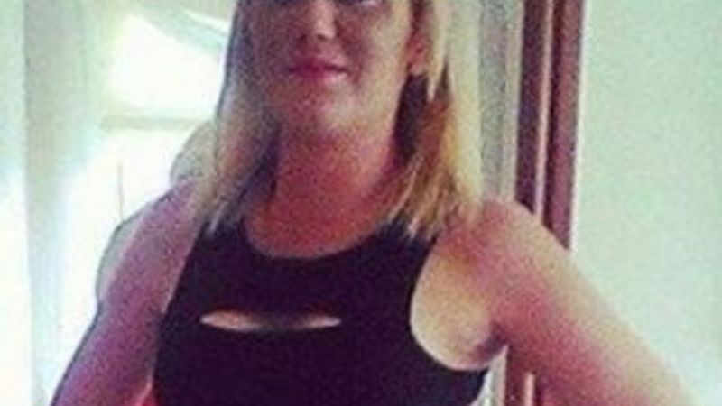 İngiliz adam sevgilisinin suratını yedi