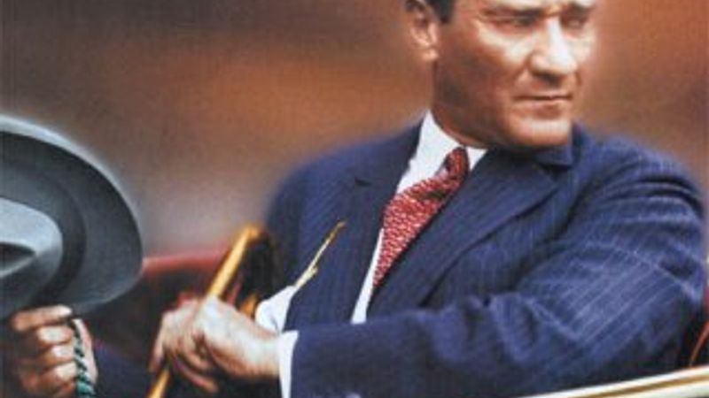 Atatürk'ün saçları neden sarı