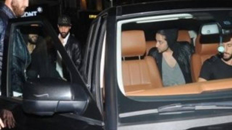 G.Saraylı futbolculara taraftardan tepki İZLE