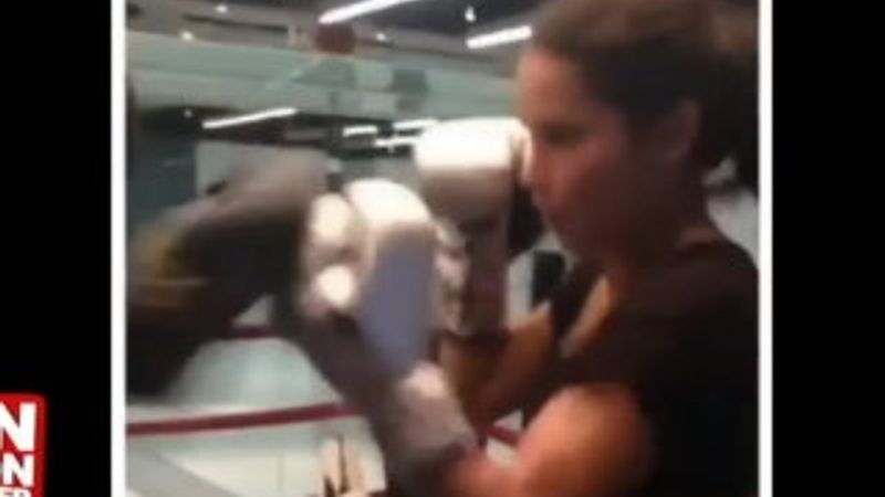 Adriana Lima'dan boks şov