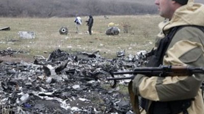 Düşen Malezya uçağı enkazında Donetsk krizi