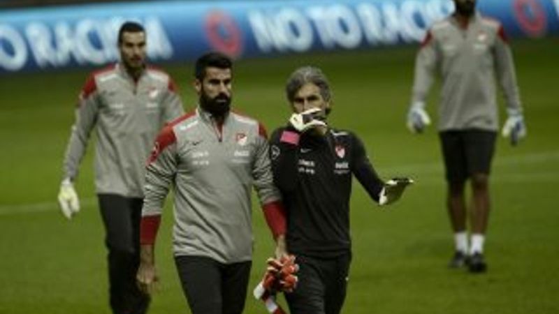 Volkan Demirel'i soyunma odasında sakinleştiremediler