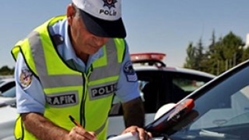 Egzoz gazı denetimlerinde sürücülere ceza yağdı