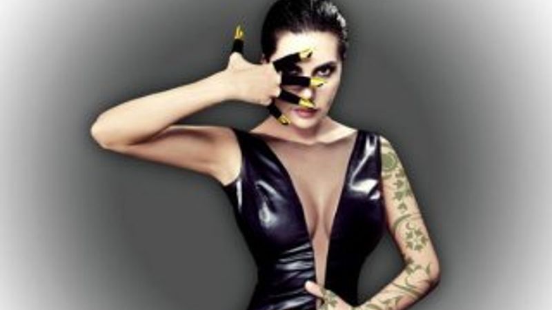 Ebru Yaşar imaj yeniledi