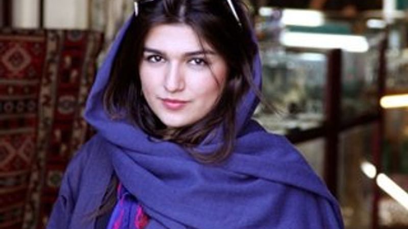 Erkeklerle maç izlemek isteyen İranlı kadın serbest