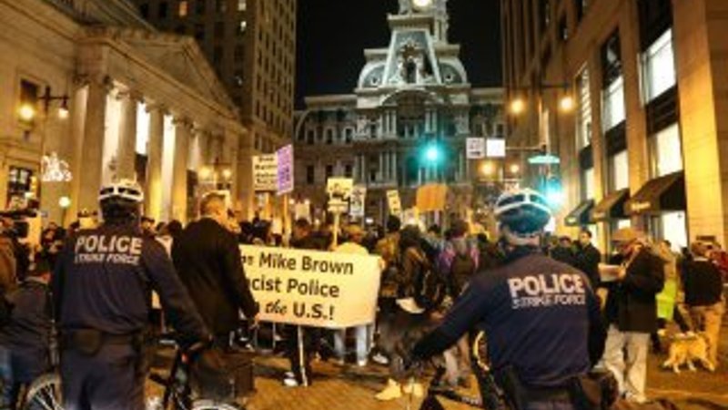 ABD'de siyahi genci öldüren polis yargılanmayacak İZLE