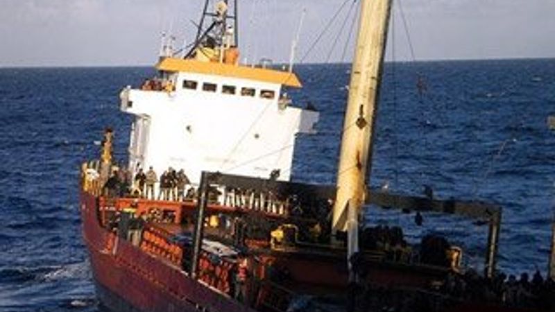 Girit Adası açıklarında 700 göçmen mahsur kaldı