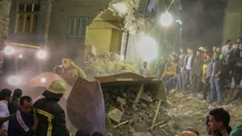 Mısır'da bina çöktü