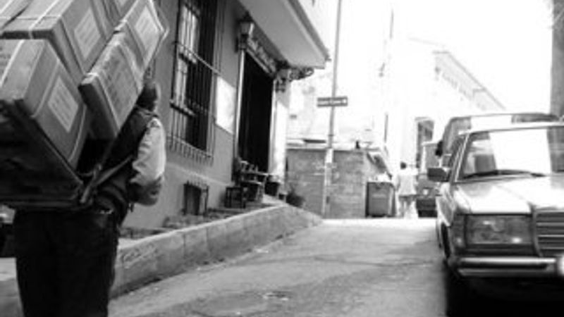 Hamal iş adamı kurduğu şirketin adını hamal koydu