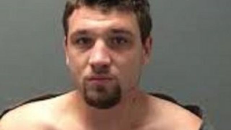 ABD'de kadınlar tuvaletine çatıdan çıplak erkek düştü