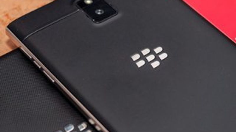 BlackBerry, iPhone'u getirene para ödeyecek