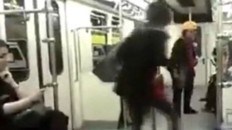 İran'da bir kadın metroda çılgınca dans etti İZLE