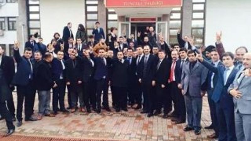 Bahçeli'ye Tunceli'de bozkurtlu karşılama İZLE