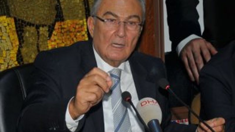 Deniz Baykal'dan Cumhurbaşkanlığı Sarayı eleştirisi