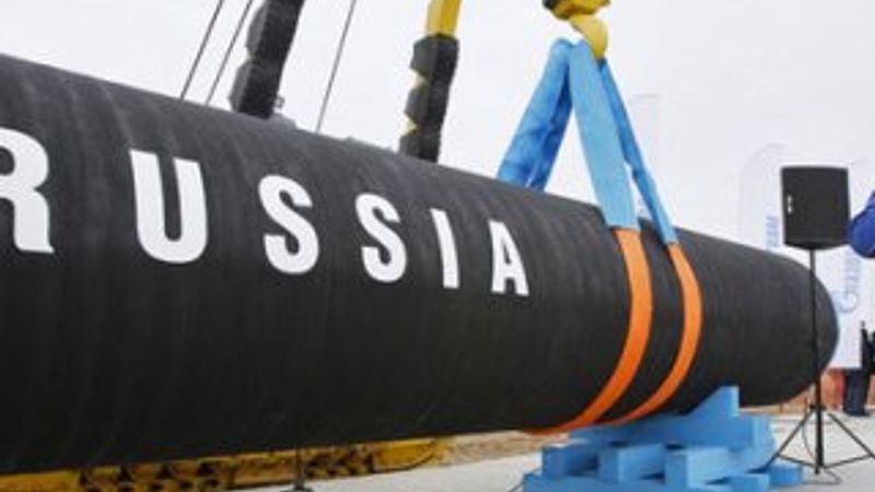 Petrol düştükçe ruble çöküyor