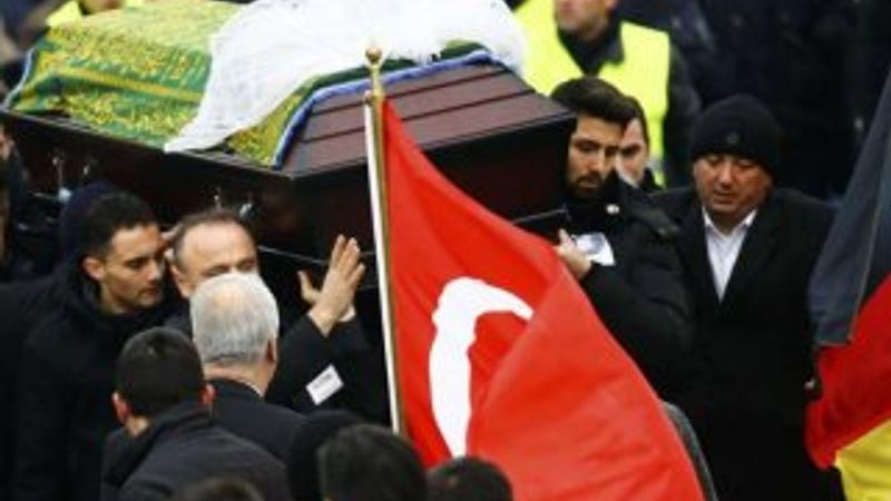 Alman basını Tuğçe'yi kahraman diye uğurladı