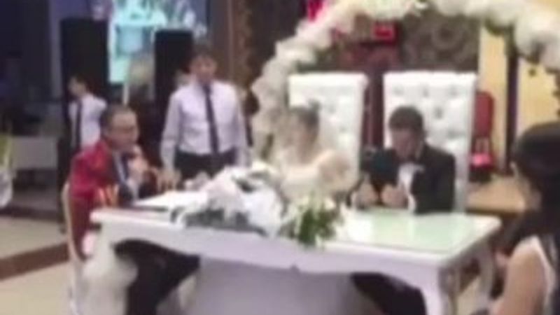 Yeğeninin nikahını kıyan başkanvekili güldürdü