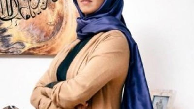 Başörtüsü takan Niran Ünsal'a en sert tepki kız kardeşinden