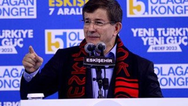 Davutoğlu: Dava ahlakımız makam krizine izin vermez