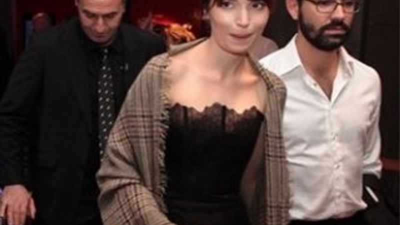 Selma Ergeç galaya sevgilisiyle katıldı