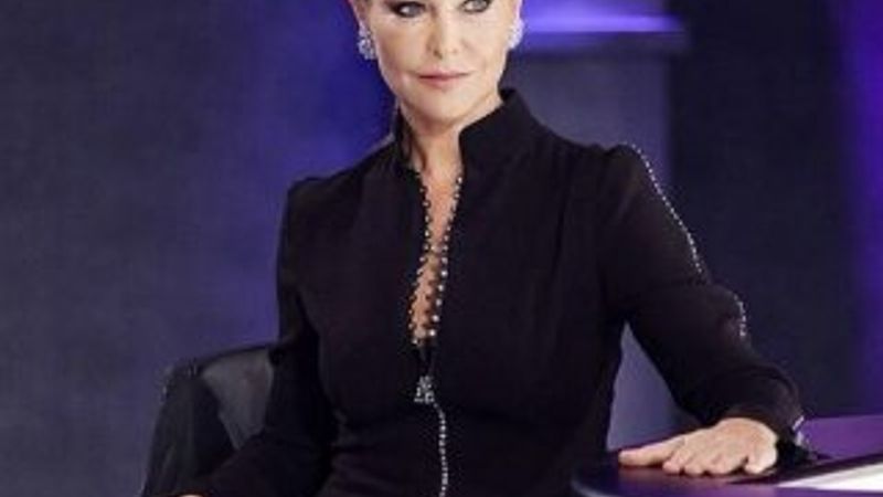 Hülya Avşar yeniden ekrana dönüyor