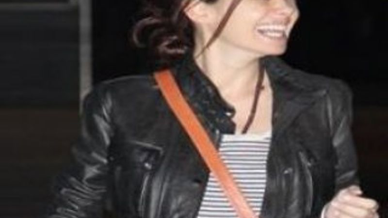 Özgü Namal bebek alışverişinde