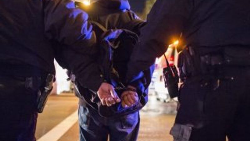 Paralel yapı operasyonunda 3 polis gözaltına alındı