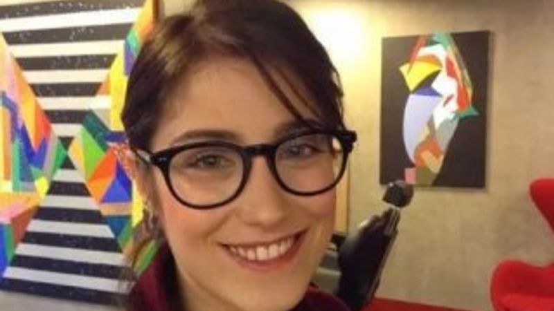 Hazal Kaya imajını yeniledi