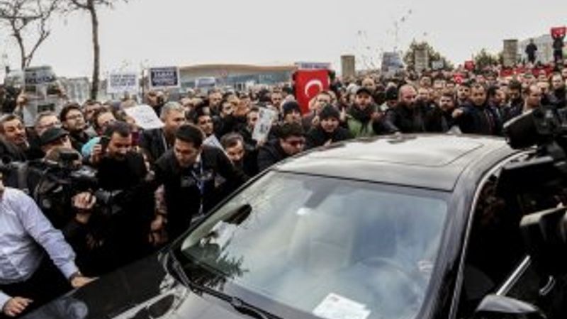 Hakan Şükür Zaman gazetesinde İZLE