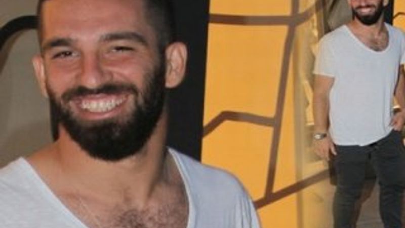 Arda Turan hayatını kaleme alıyor