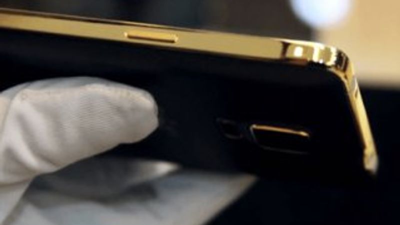 Vietnam'da altın kaplama Galaxy Edge görüntüsü sızdırıldı