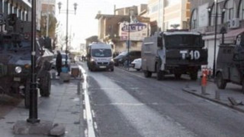 Galatasaraylı oyunculara zırhlı araçlı koruma