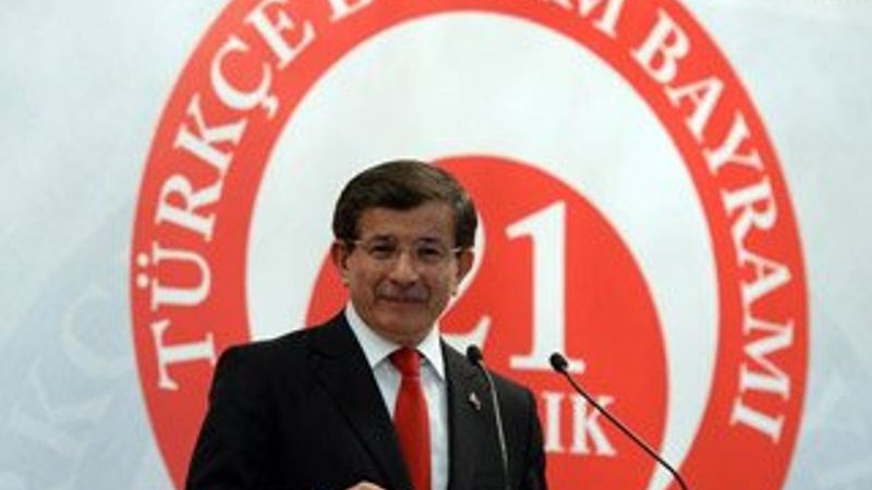 Davutoğlu Makedonya'da Türkçe Bayramı'nda konuştu