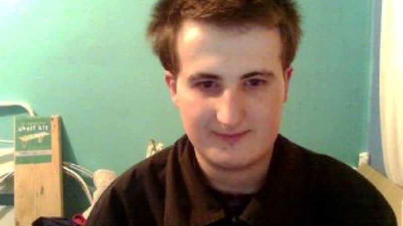 İngiliz genç oyunda vurulan arkadaşı için polisi aradı