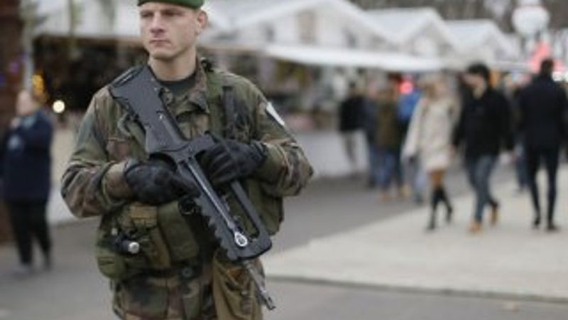 Fransa'da güvenlik önlemleri olağanüstü düzeyde