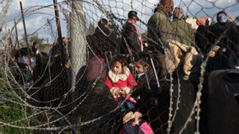 Mısır Refah Sınır Kapısı'nı kapattı