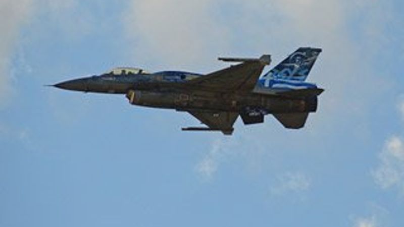 Suriye'de savaş uçağı düştü