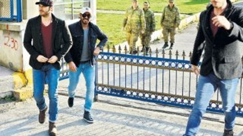 Kıvanç Tatlıtuğ tezkere aldı