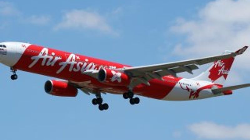 İkinci AirAsia uçağı facia atlattı