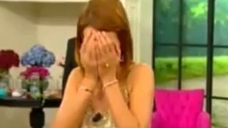 Esra Erol telefonunu tuvalete düşürdü İZLE