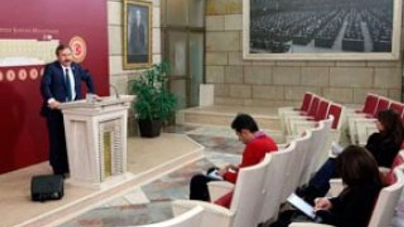 İdris Bal'ın basın toplantısına kimse gelmedi