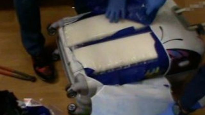 Bakırköy metrosunda 3 kilo uyuşturucu yakalandı