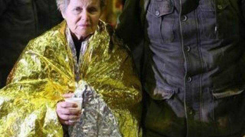 Yanan gemiden kurtulan Türk yolcu yaşadıklarını anlattı İZLE