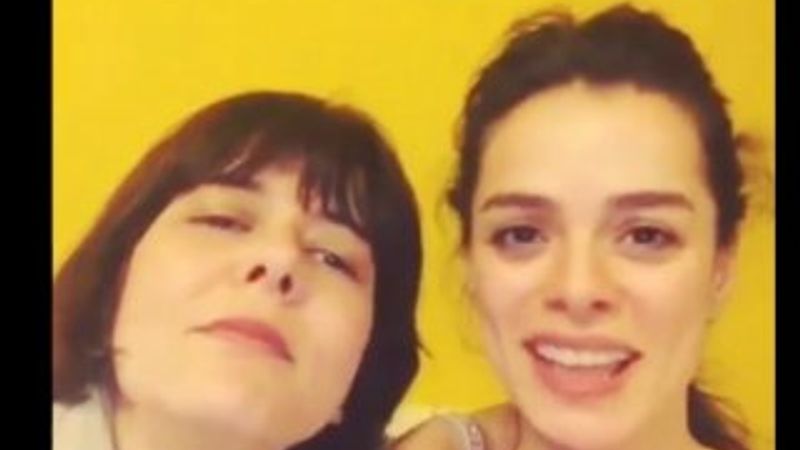 Özge Özpirinçci'nin kedicik taklidi İZLE