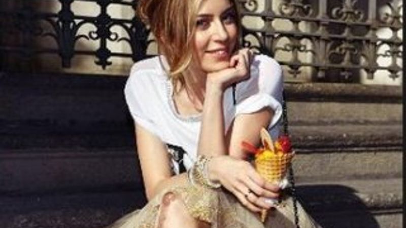 Sinem Kobal'dan Mithatcan açıklaması