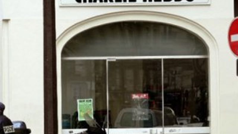 Charlie Hebdo haftaya yayınlarına devam edecek