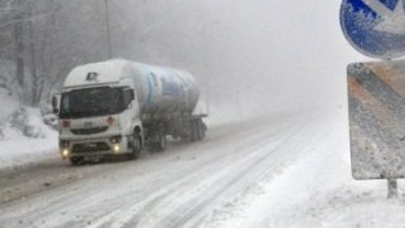 Bolu Dağı geçişinin Ankara yönü ulaşıma kapandı