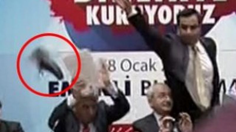 Kılıçdaroğlu'na ayakkabı fırlatan şahıs serbest bırakıldı